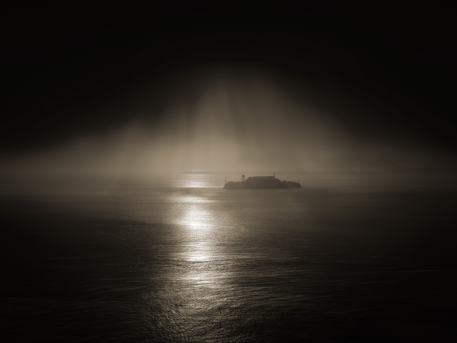 Art photographer, Alcatraz, San Francisco, ocean, water, waves, dawn